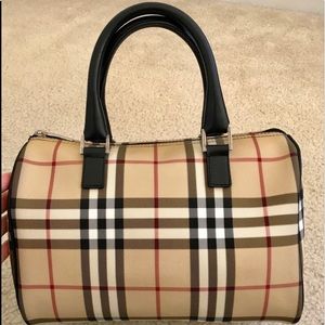 Burberry Bags - Burberry tote Burberry Bags - Burberry tote